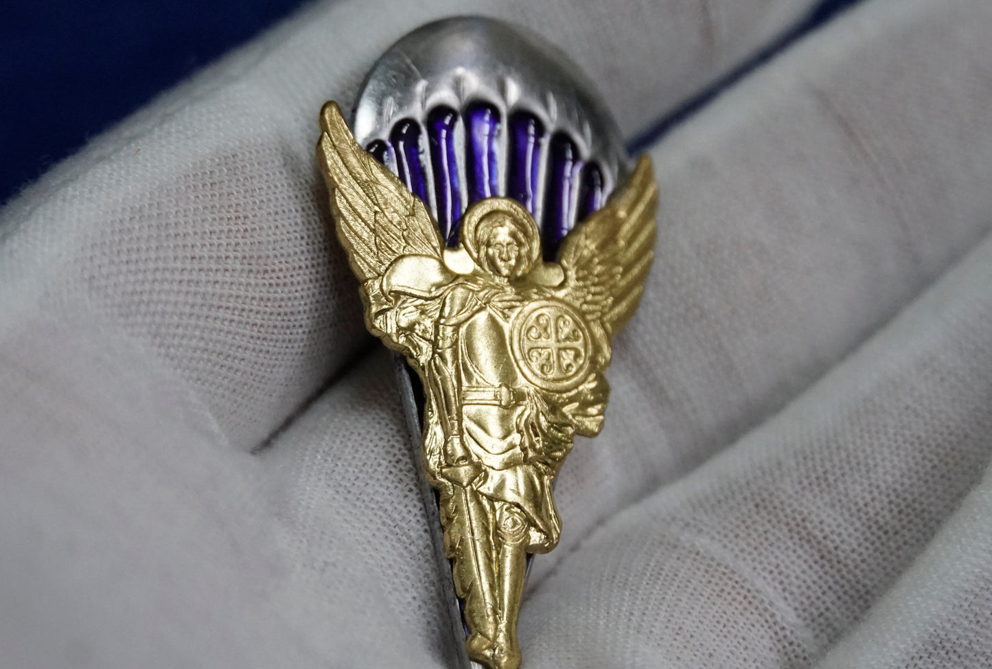 UKRAINIAN ARMY BADGE Paratroopers Airborne Troops Medal Skydiver Archangel Michael VDV Gold Silver