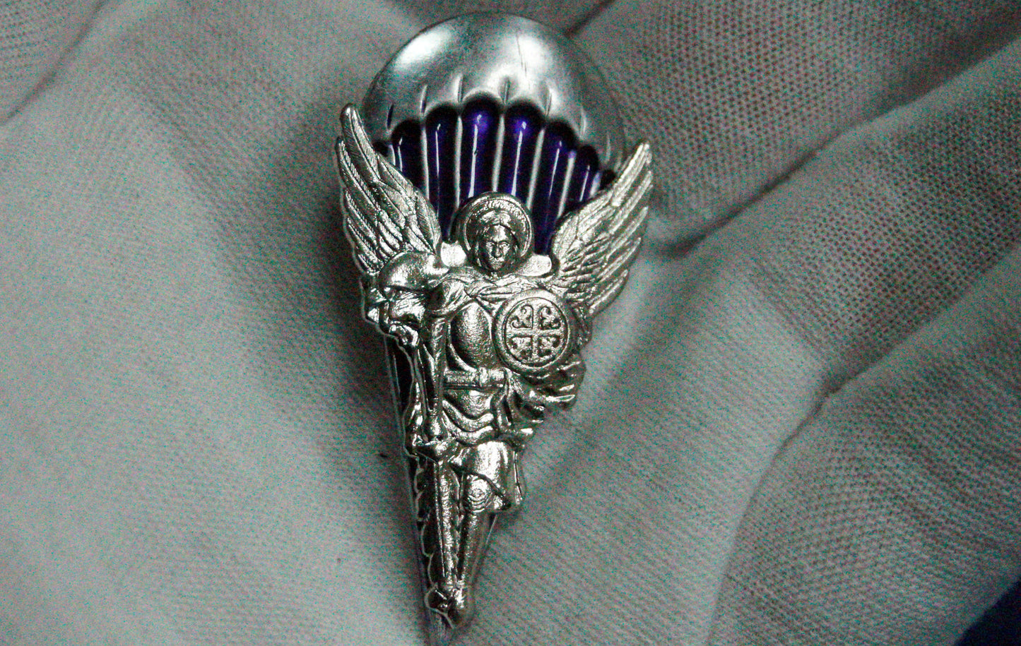 UKRAINIAN ARMY BADGE Paratroopers Airborne Troops Medal Skydiver Archangel Michael VDV Gold Silver
