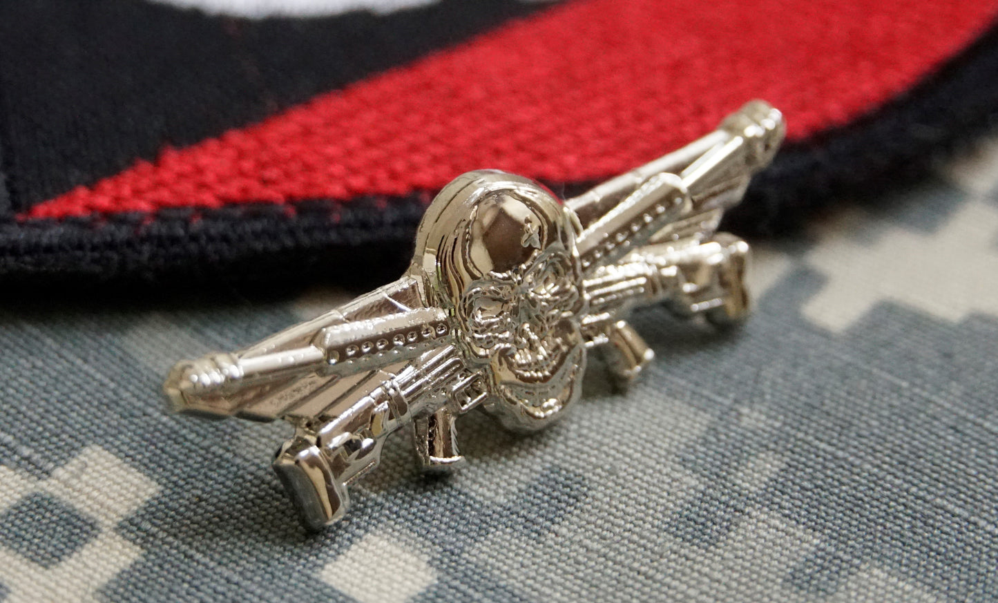 Set of Two Pins ARMY of UKRAINE Rifle SKULL Emblem Sniper Spec Ops За неньку Україну