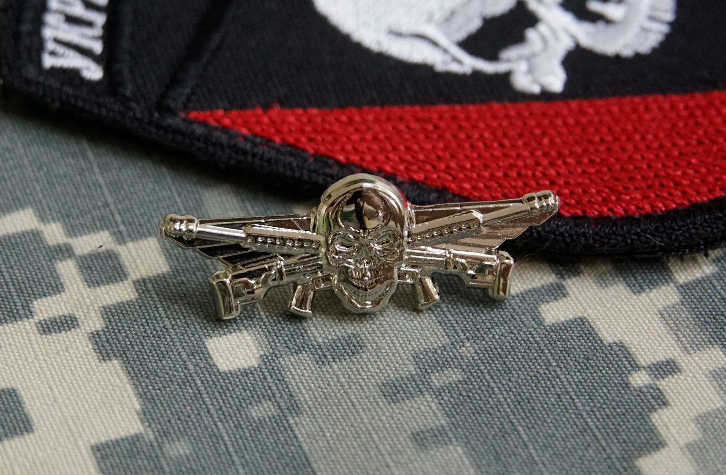 Set of Two Pins ARMY of UKRAINE Rifle SKULL Emblem Sniper Spec Ops За неньку Україну