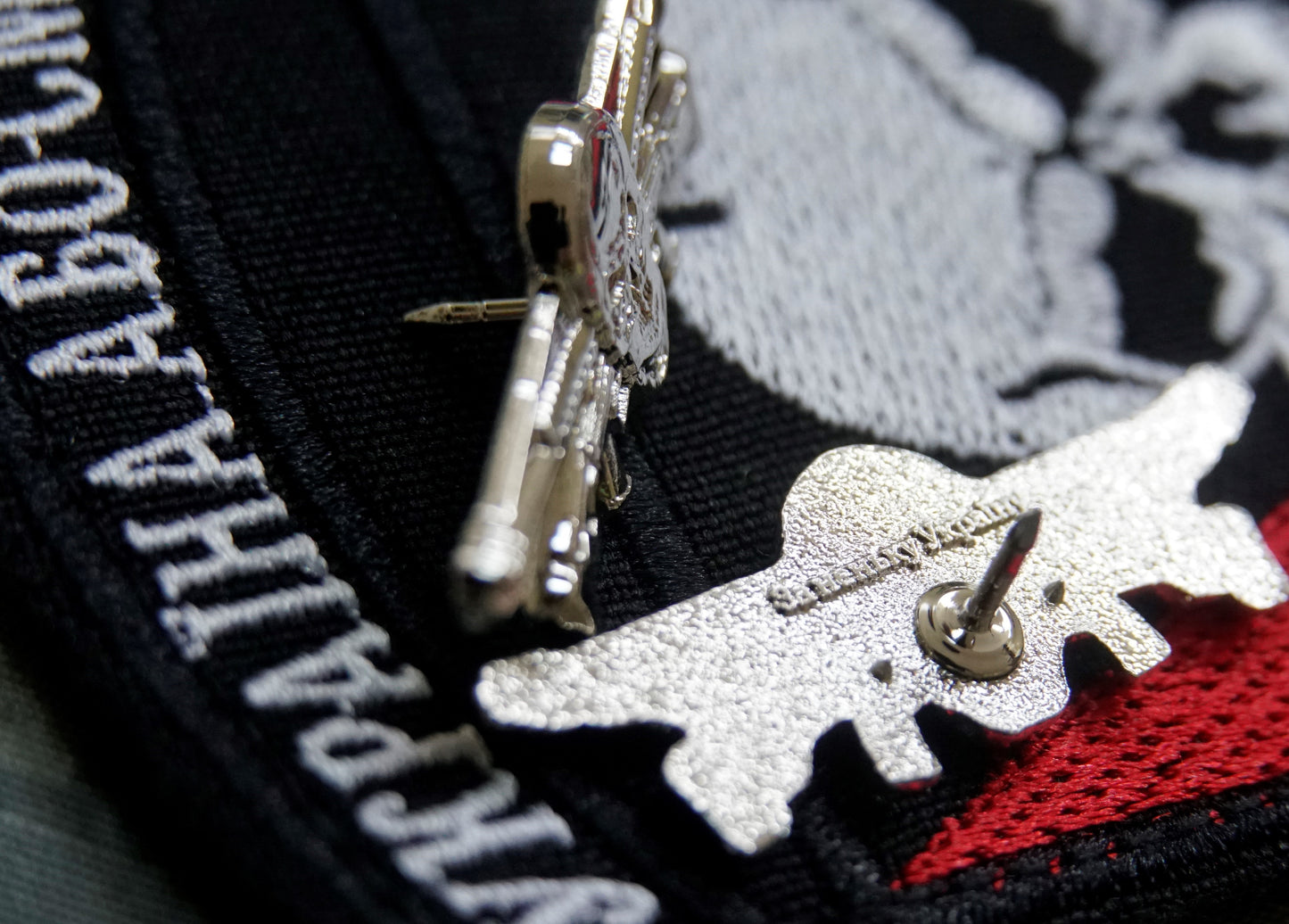 Set of Two Pins ARMY of UKRAINE Rifle SKULL Emblem Sniper Spec Ops За неньку Україну