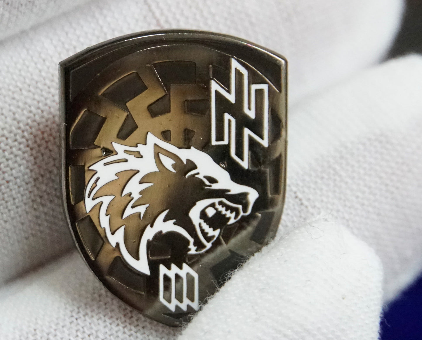 New Pin Badge  ARMY of UKRAINE Former AZOV 3rd Separate Assault Brigade Werewolf Black Sun Patch